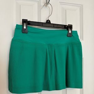 Lululemon green skirt Size 2